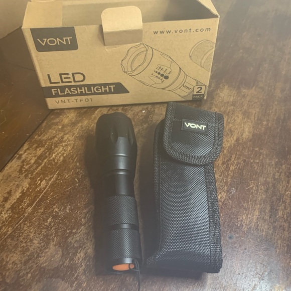 2 Vont LED Flash Light - Picture 2 of 4